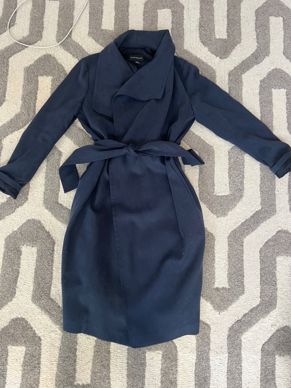 Club Monaco Women’s Navy Wrap Trench Coat with Belt size Medium